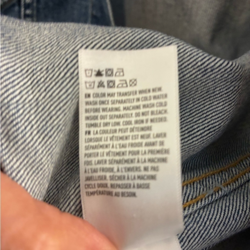American Eagle lightly distressed Jean Jacket. Boyfriend fit. NWOT. AE Size S - Picture 5 of 7